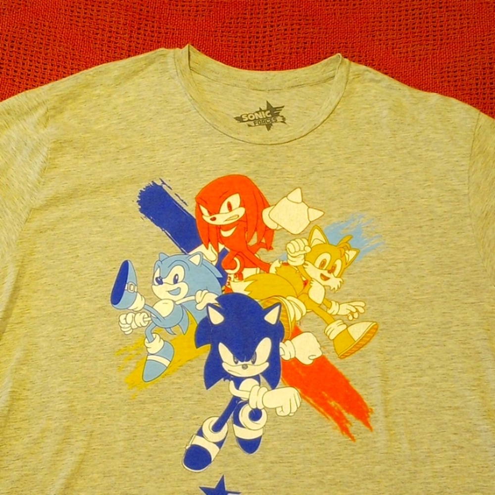 Men's XL Sonic the Hedgehog T-shirt